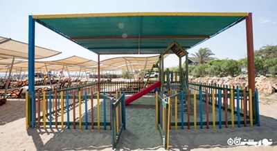 محوطه بازی کودکان در ساحل